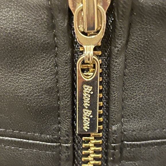 BISOU BISOU PENCIL
SKIRT W/FAUX LEATHER
WAISTBAND, size 4 - Picture 2 of 5